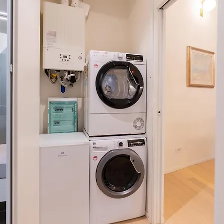 Elegante E Moderna Residenza Nel Cuore Di - Domus Apartment