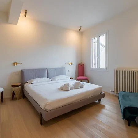 Elegante E Moderna Residenza Nel Cuore Di - Domus Verona